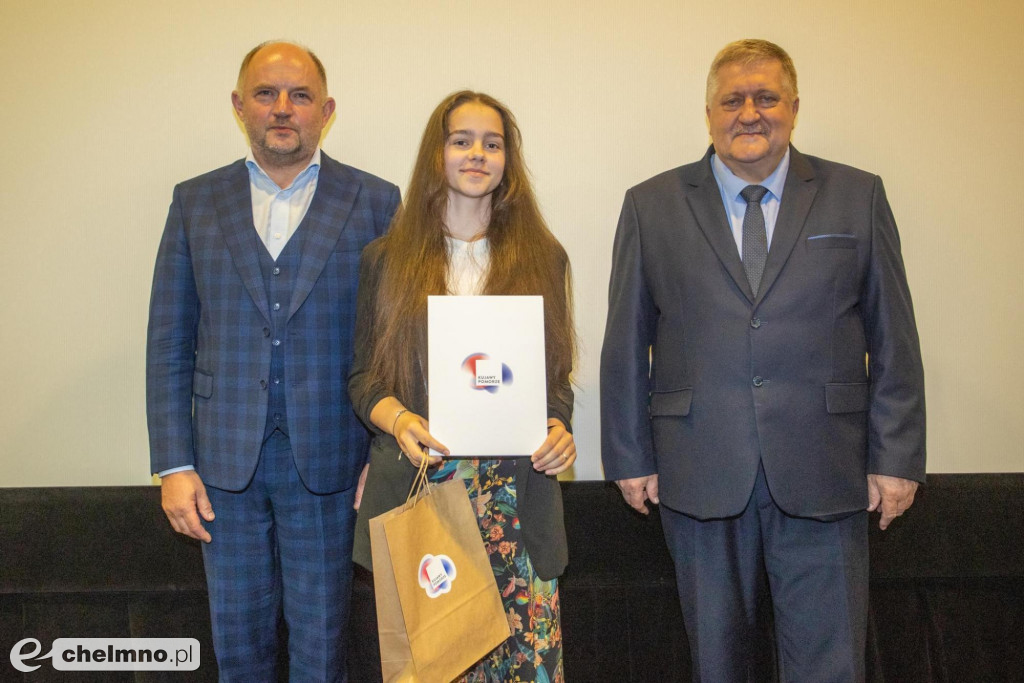 Szkolni humaniści ze stypendiami