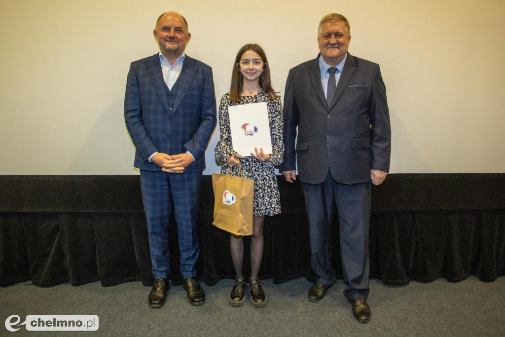 Szkolni humaniści ze stypendiami