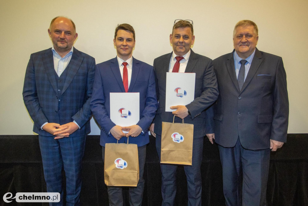 Szkolni humaniści ze stypendiami