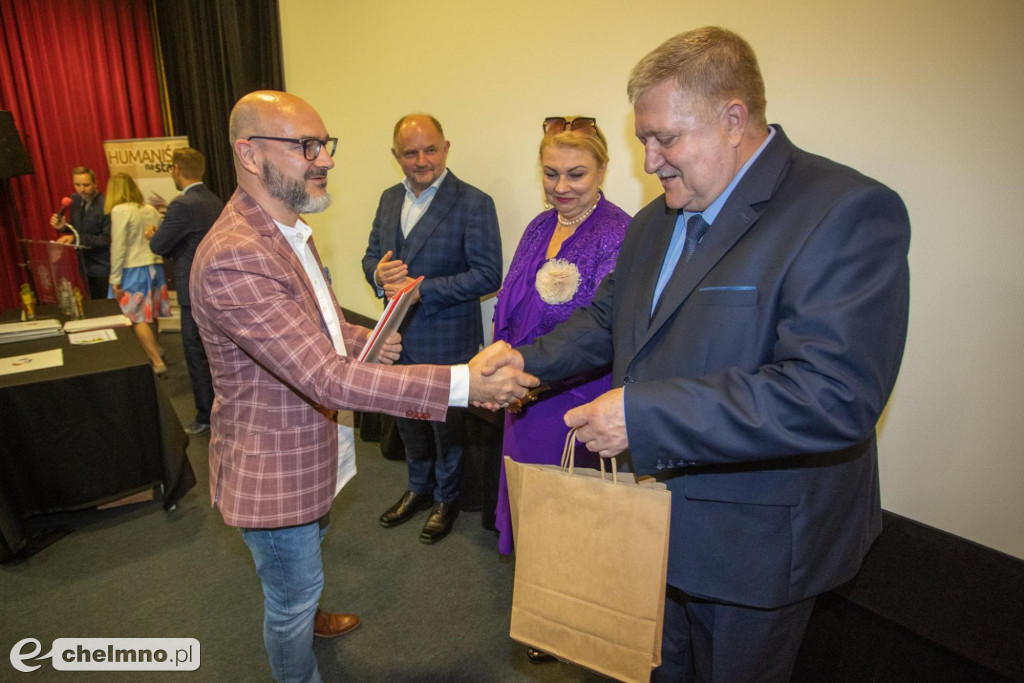 Szkolni humaniści ze stypendiami