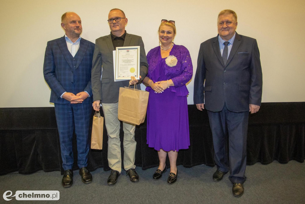 Szkolni humaniści ze stypendiami