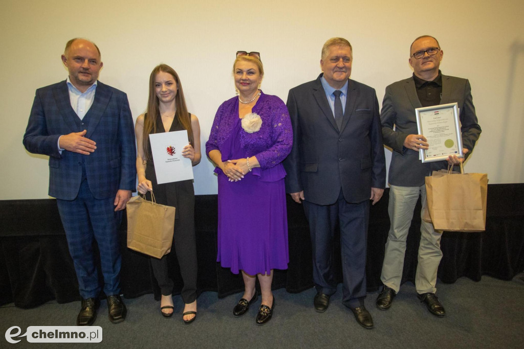 Szkolni humaniści ze stypendiami