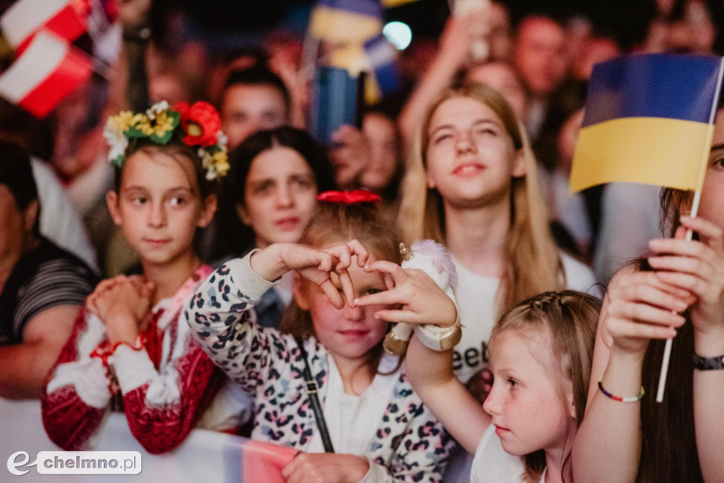 Gwiazdy zaśpiewały „Pod wspólnym niebem”