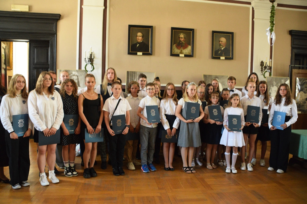 Nagrody burmistrza dla najlepszych uczniów