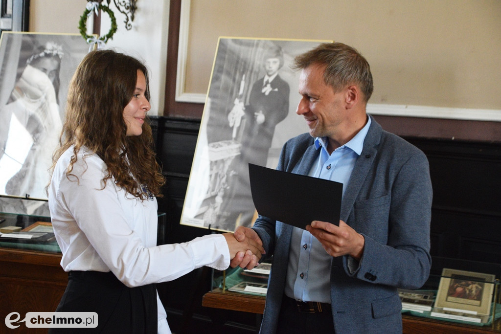 Nagrody burmistrza dla najlepszych uczniów