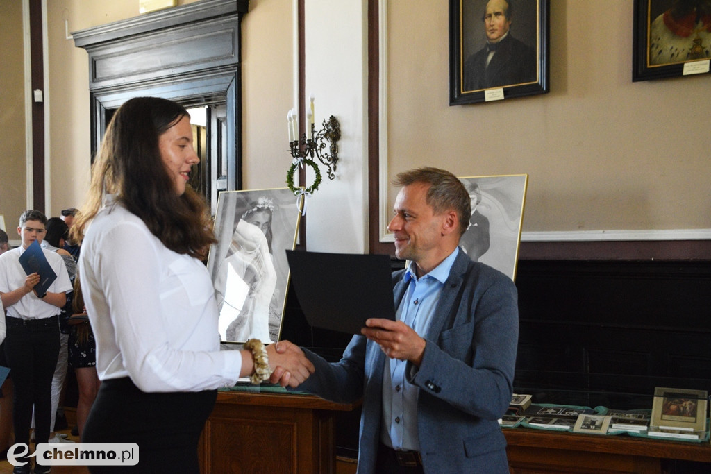 Nagrody burmistrza dla najlepszych uczniów