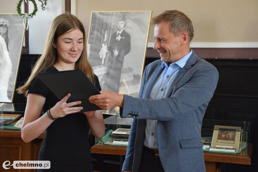 Nagrody burmistrza dla najlepszych uczniów