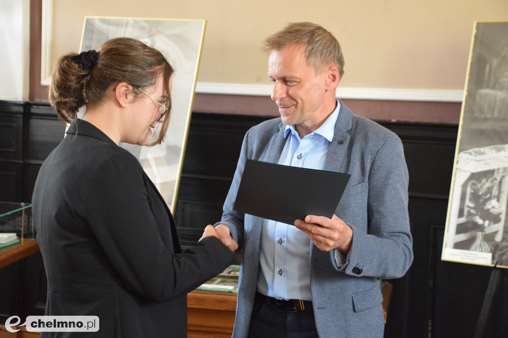 Nagrody burmistrza dla najlepszych uczniów