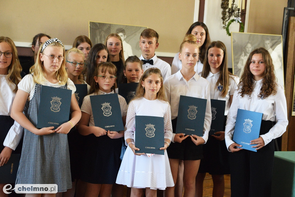 Nagrody burmistrza dla najlepszych uczniów