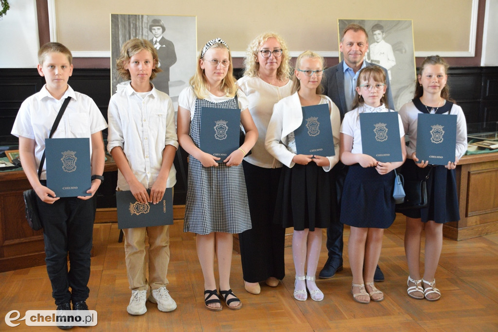 Nagrody burmistrza dla najlepszych uczniów