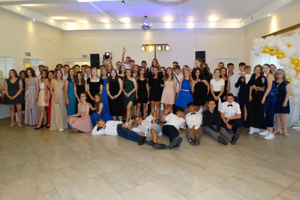 Bal uczniów klas VIII z Czwórki