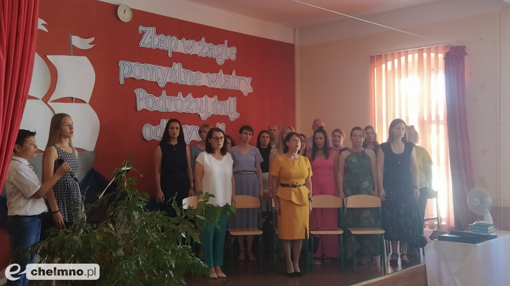 Wczorajsze pożegnanie absolwentów klas VIII w Dwójce