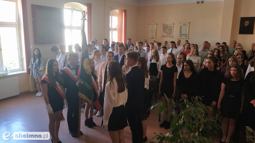 Wczorajsze pożegnanie absolwentów klas VIII w Dwójce