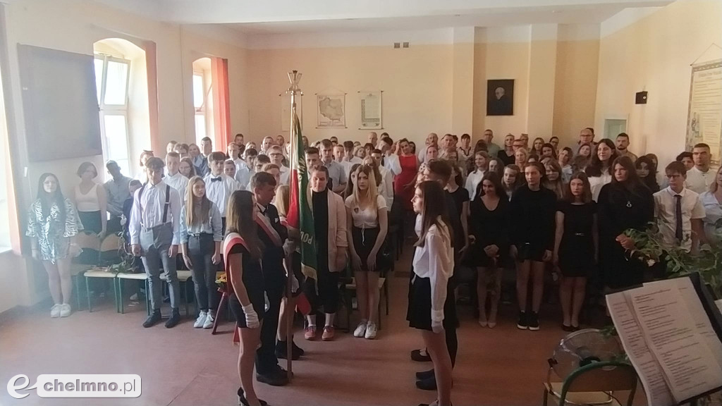 Wczorajsze pożegnanie absolwentów klas VIII w Dwójce