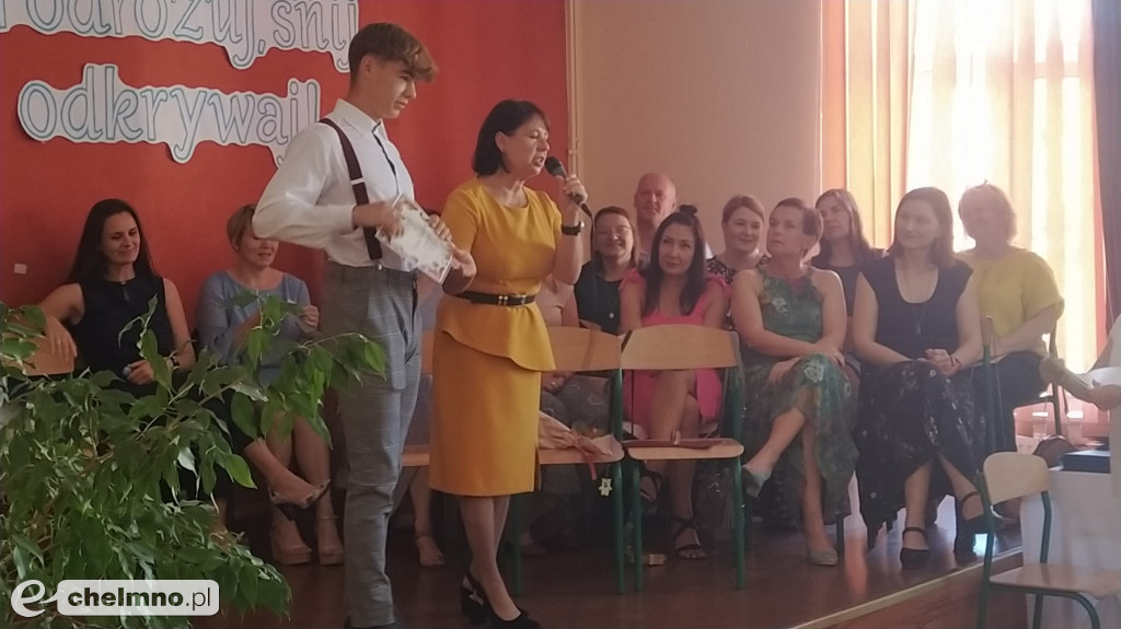 Wczorajsze pożegnanie absolwentów klas VIII w Dwójce