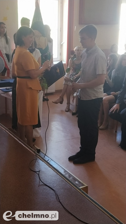 Wczorajsze pożegnanie absolwentów klas VIII w Dwójce