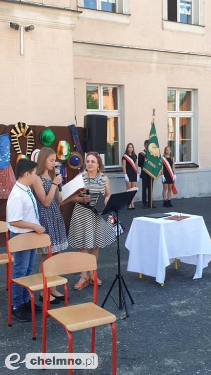 Wczorajsze pożegnanie absolwentów klas VIII w Dwójce
