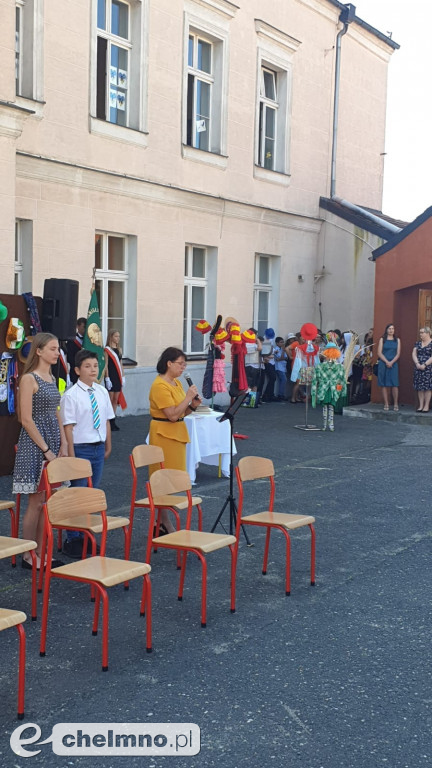 Wczorajsze pożegnanie absolwentów klas VIII w Dwójce