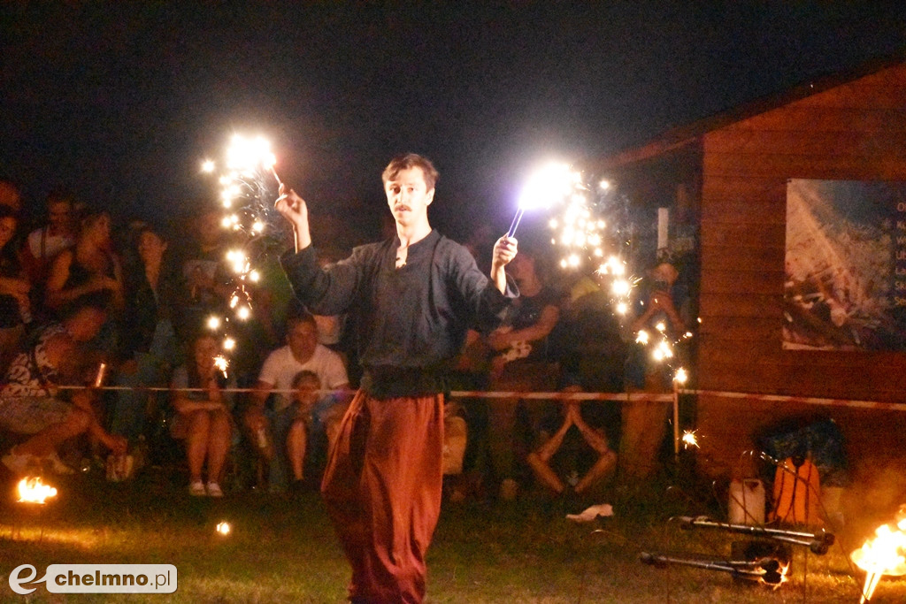 Efektowny pokaz Fire Show nad Jeziorem Starogrodzkim