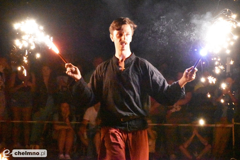 Efektowny pokaz Fire Show nad Jeziorem Starogrodzkim