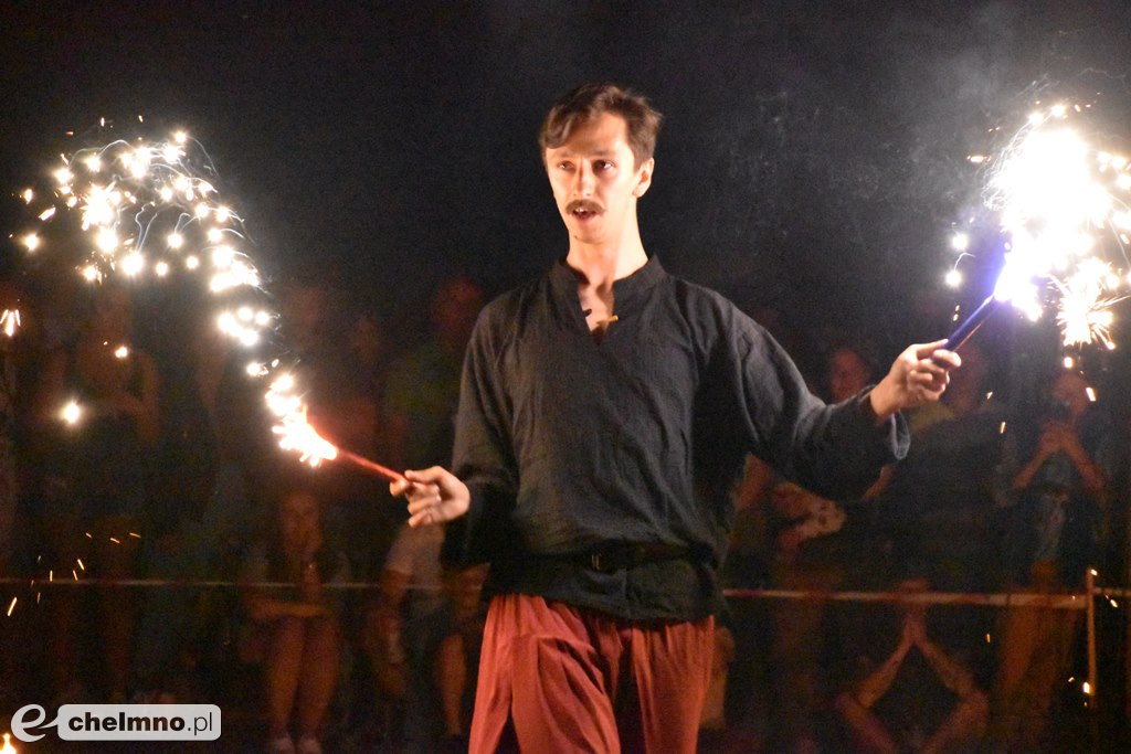 Efektowny pokaz Fire Show nad Jeziorem Starogrodzkim