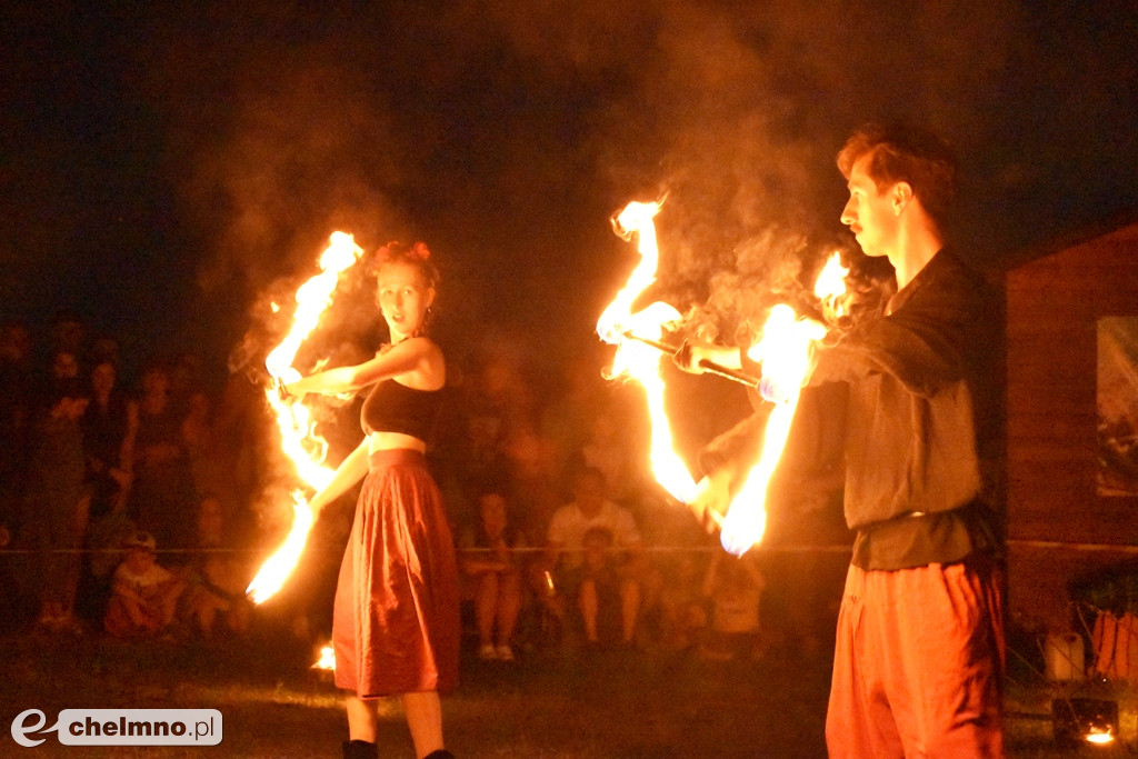 Efektowny pokaz Fire Show nad Jeziorem Starogrodzkim