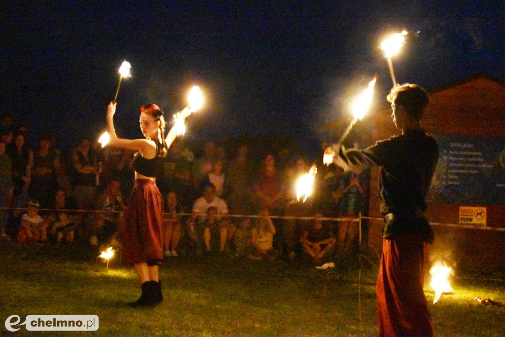 Efektowny pokaz Fire Show nad Jeziorem Starogrodzkim