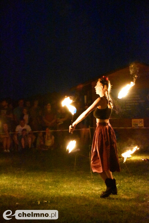 Efektowny pokaz Fire Show nad Jeziorem Starogrodzkim