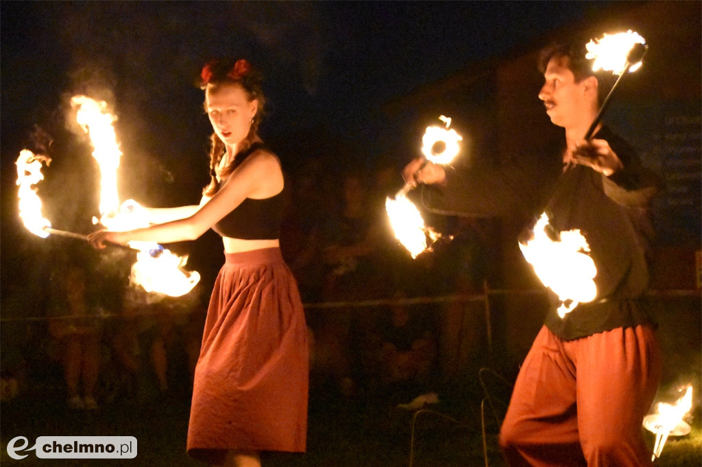 Efektowny pokaz Fire Show nad Jeziorem Starogrodzkim