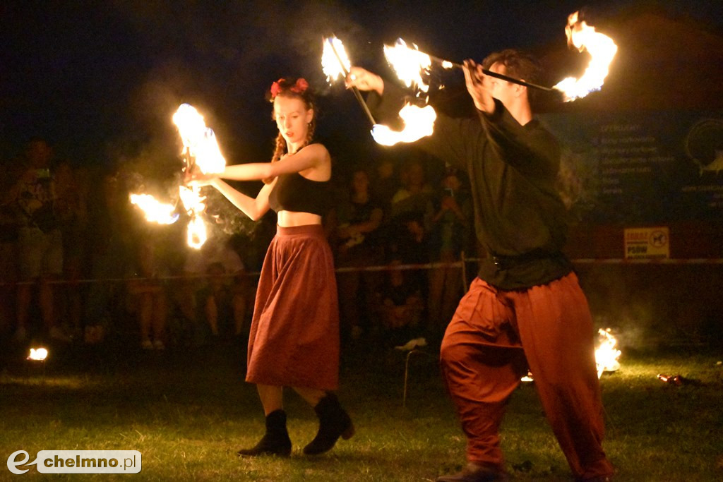 Efektowny pokaz Fire Show nad Jeziorem Starogrodzkim
