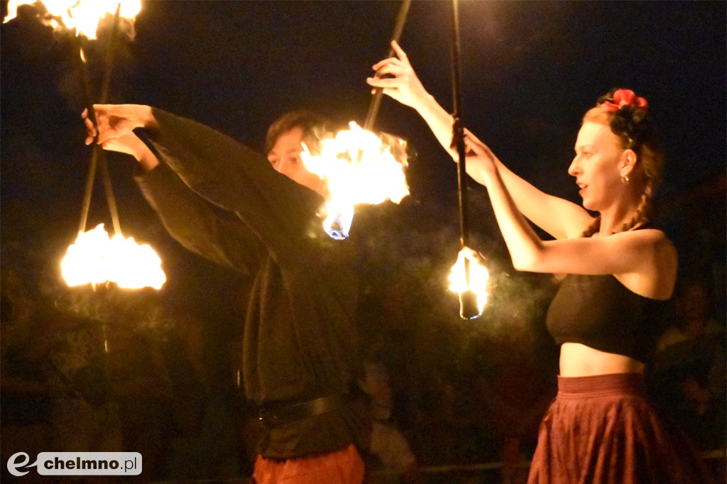 Efektowny pokaz Fire Show nad Jeziorem Starogrodzkim