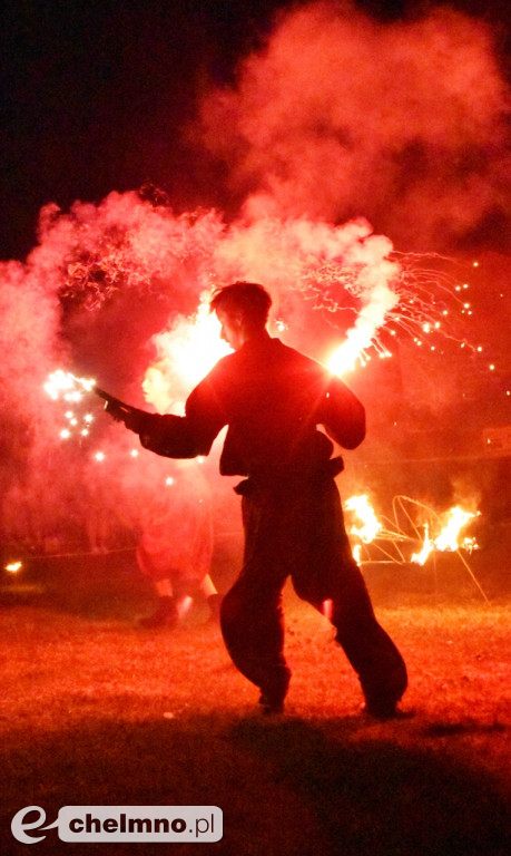 Efektowny pokaz Fire Show nad Jeziorem Starogrodzkim