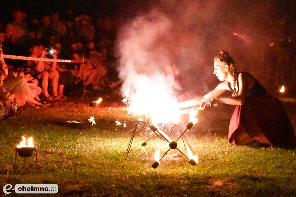 Efektowny pokaz Fire Show nad Jeziorem Starogrodzkim