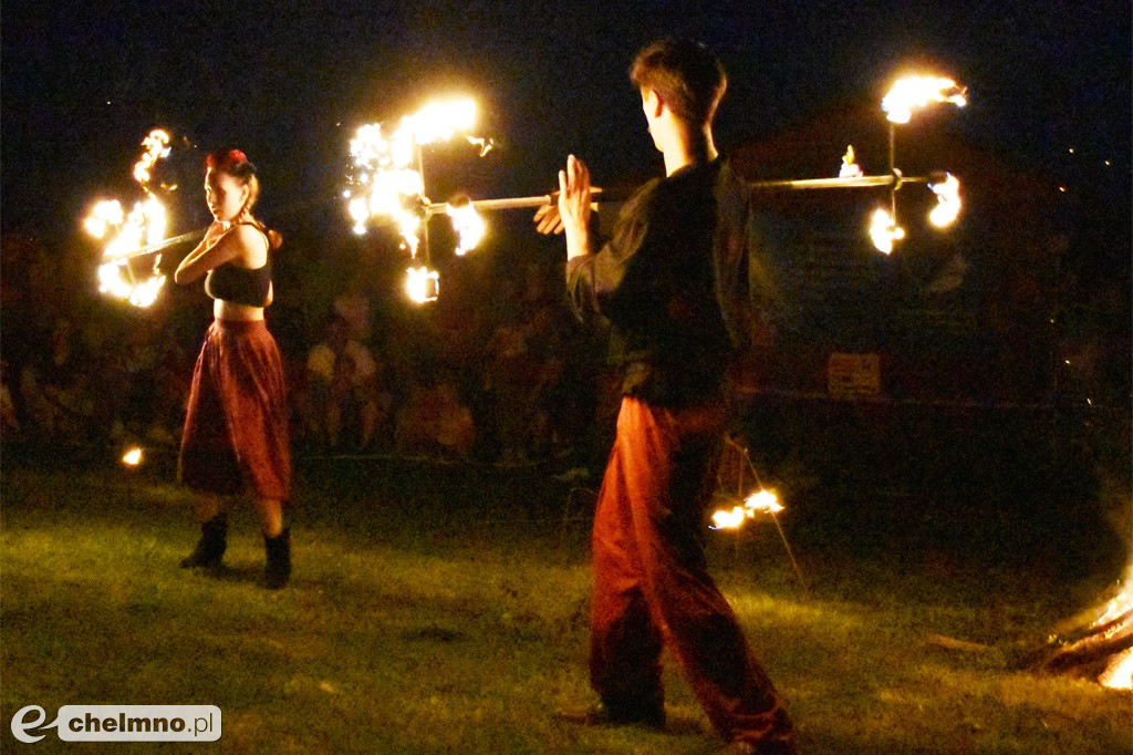 Efektowny pokaz Fire Show nad Jeziorem Starogrodzkim