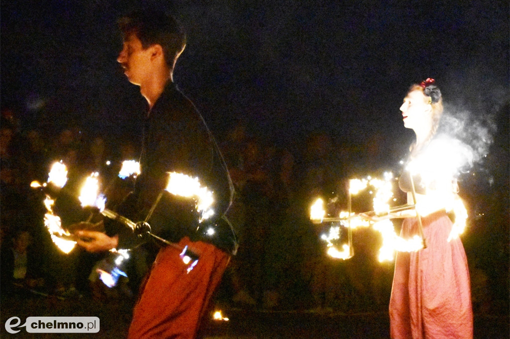 Efektowny pokaz Fire Show nad Jeziorem Starogrodzkim