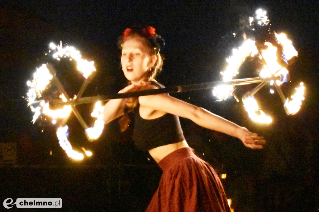 Efektowny pokaz Fire Show nad Jeziorem Starogrodzkim