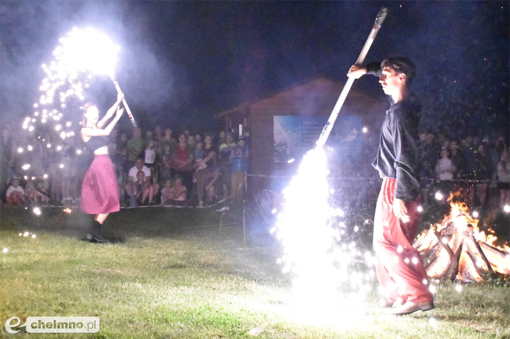 Efektowny pokaz Fire Show nad Jeziorem Starogrodzkim