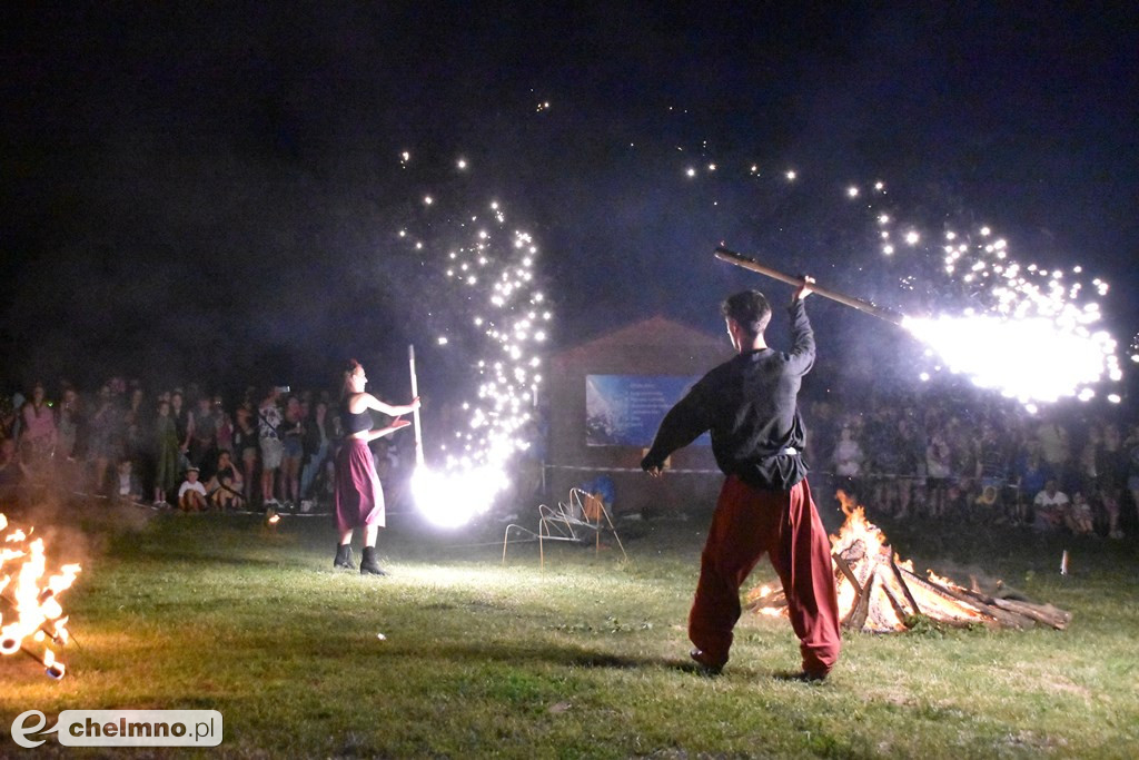 Efektowny pokaz Fire Show nad Jeziorem Starogrodzkim