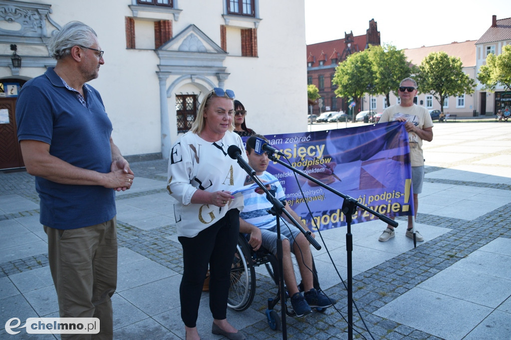 Posłowie walczą o zwiększenie renty socjalnej