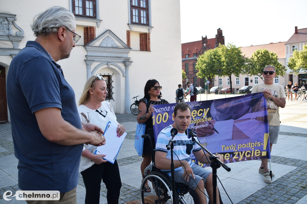 Posłowie walczą o zwiększenie renty socjalnej