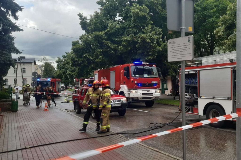 Pożar w kamienicy przy Dworcowej 17