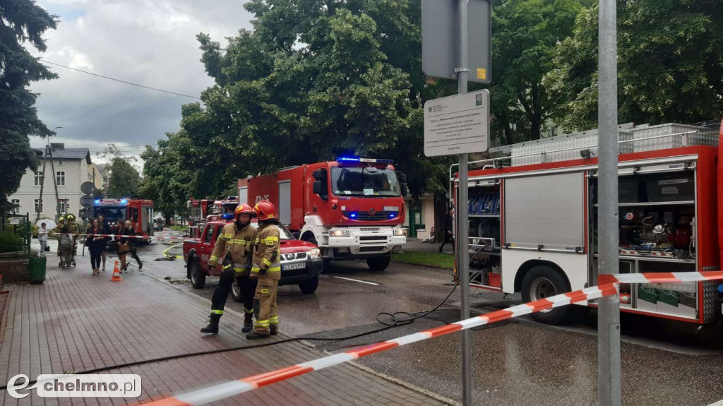 Pożar w kamienicy przy Dworcowej 17