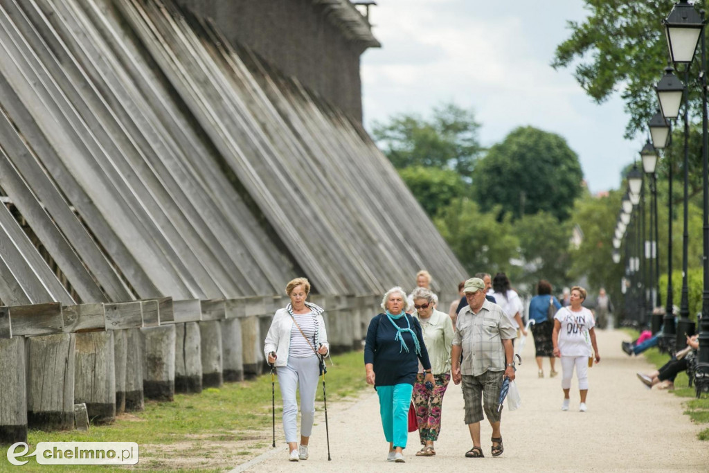 Lato pod ciechocińskimi tężniami