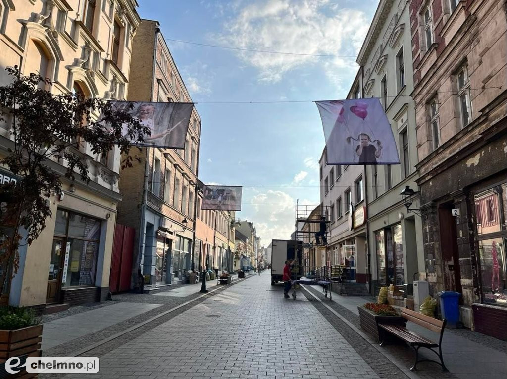 Radosne prace Ewy Porożyńskiej zdobią ulicę Grudziądzką