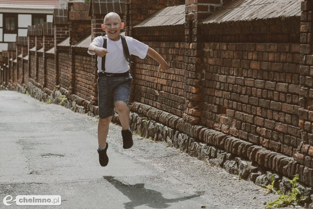 Radosne prace Ewy Porożyńskiej zdobią ulicę Grudziądzką