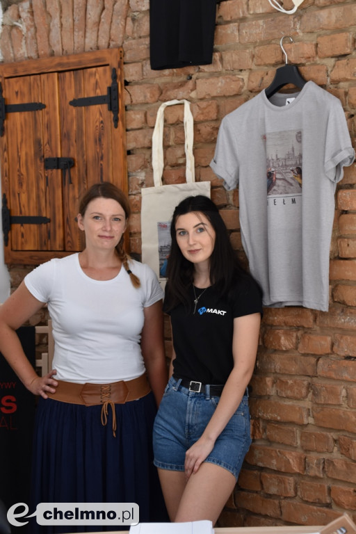 Radosne prace Ewy Porożyńskiej zdobią ulicę Grudziądzką