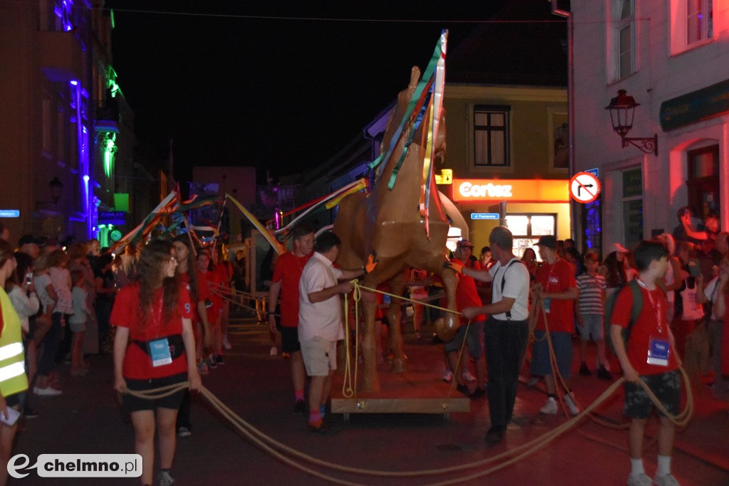 Wspaniała Parada Chodzących Obrazów Bum Bum Orkestar