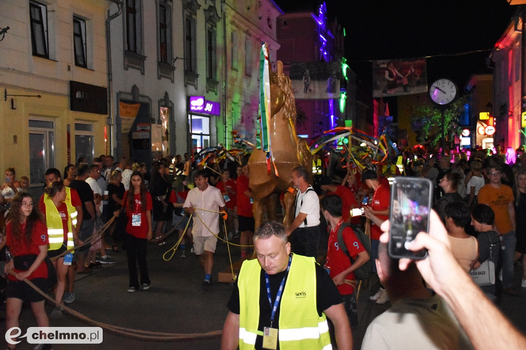 Wspaniała Parada Chodzących Obrazów Bum Bum Orkestar