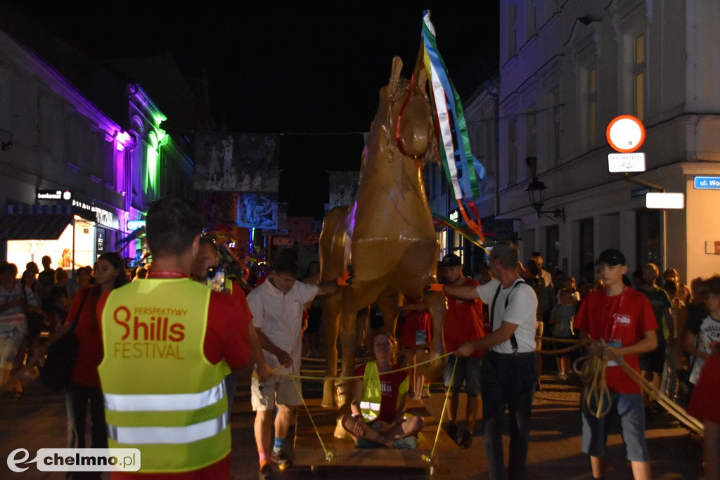 Wspaniała Parada Chodzących Obrazów Bum Bum Orkestar