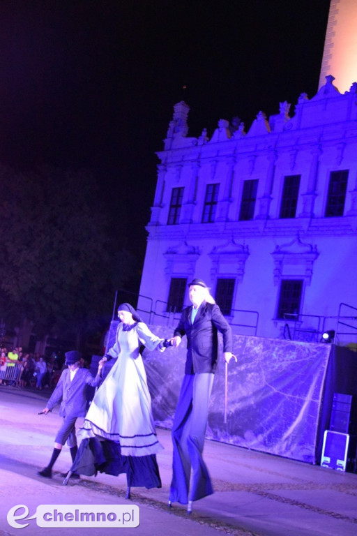 Spektakularna inscenizacja 